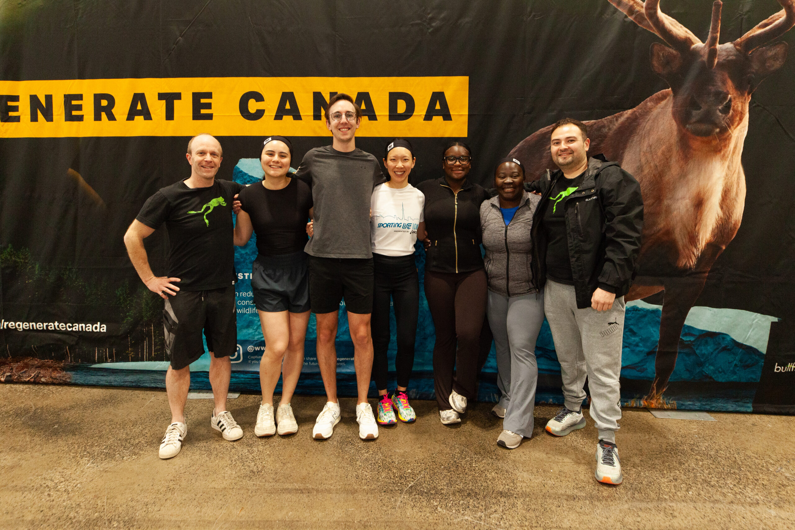 Bullfrog staff at WWF CN Tower climb